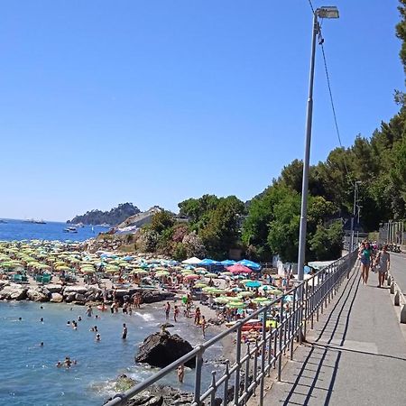 Azzurra Holiday Home - 850 M Al Mare - 75 Mq - Balconata Vivibile - Wi-Fi - Pay Tv Gratis - Posteggio Auto Condominiale Non Assegnato Ραπάλο Εξωτερικό φωτογραφία