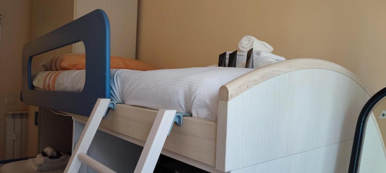 Azzurra Holiday Home - 850 M Al Mare - 75 Mq - Balconata Vivibile - Wi-Fi - Pay Tv Gratis - Posteggio Auto Condominiale Non Assegnato Ραπάλο Εξωτερικό φωτογραφία